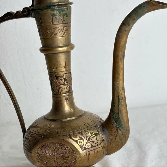 Vintage Solid Brass Teapot Genie Lamp Pitcher Made in India Ornate Etched Floral - Picture 11 of 15
